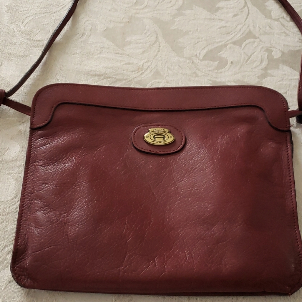 Etienne Aigner leather Shoulder Bag. Vintage. Signature Maroon. Great co…